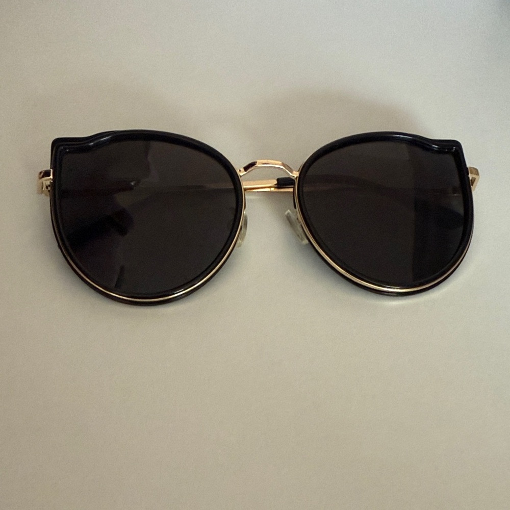 Chic Black and Gold Sunglasses (FREE with any purchase)